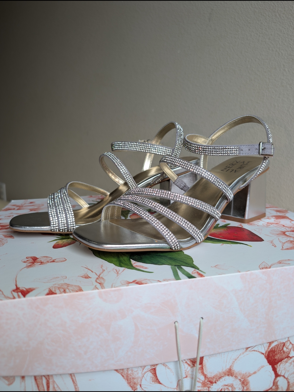 Naturalizer Niko 2 strappy block heel sandals in silver with rhinestones Size 9
